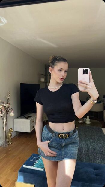 Full leaked Lea elui private onlyfans photo