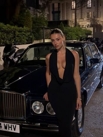 Full leaked Lea meniel page private onlyfans photo