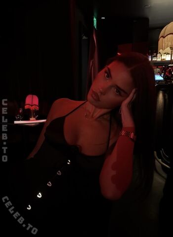 Full leaked Leah halton page private onlyfans photo