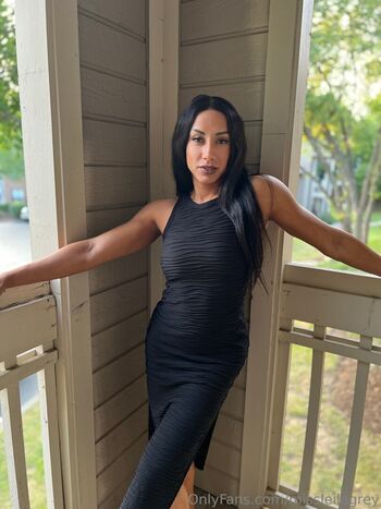 Full leaked Leila grey private onlyfans photo