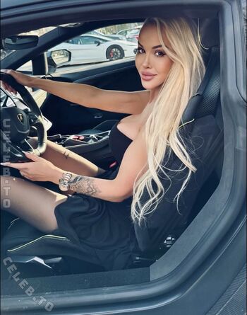 Full leaked Lena r private onlyfans photo