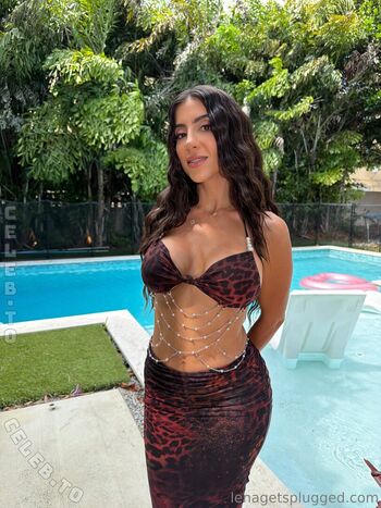 Full leaked Lena the plug page private onlyfans photo