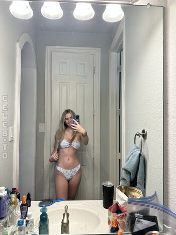 Full leaked Lexi smith private onlyfans photo