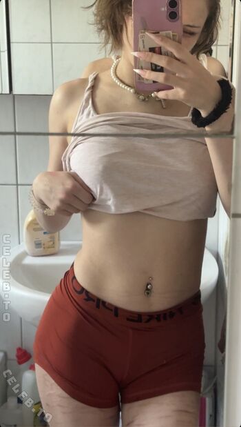 Full leaked Lienne aig private onlyfans photo