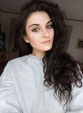 Full leaked Lilouveee private onlyfans photo