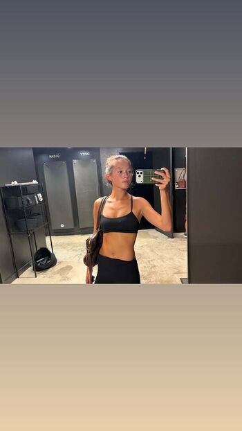 Full leaked Lily chee private onlyfans photo