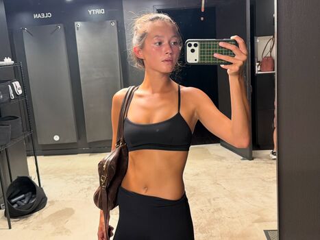 Full leaked Lily chee private onlyfans photo