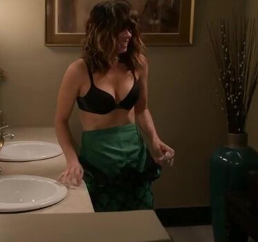 Linda Cardellini