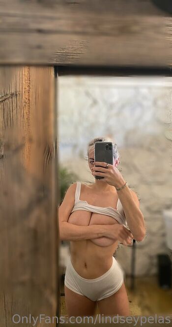 Full leaked Lindsey pelas private onlyfans photo