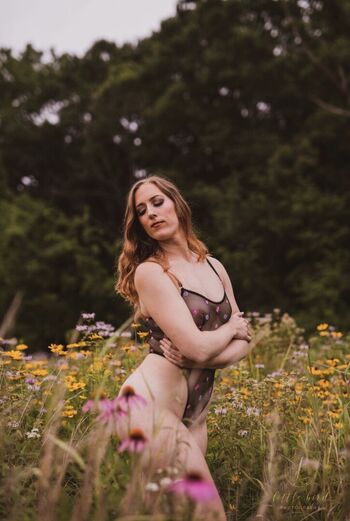 Full leaked Liz splits private onlyfans photo