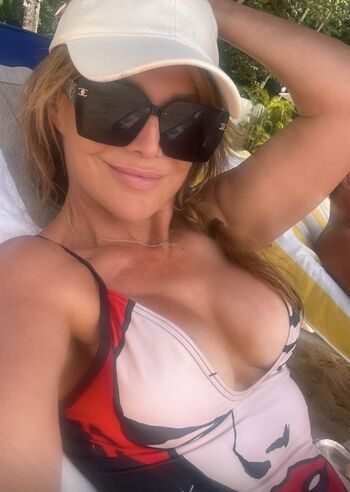 Full leaked Lizzie cundy private onlyfans photo
