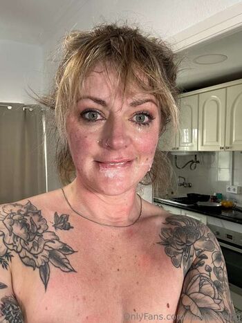 Full leaked Lola eastking private onlyfans photo