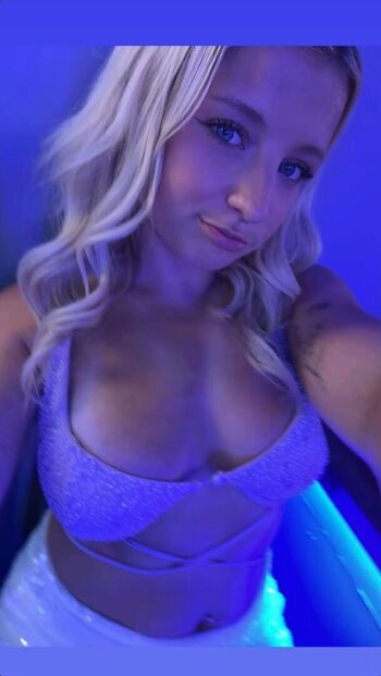 Full leaked Luceoliviaxo private onlyfans photo