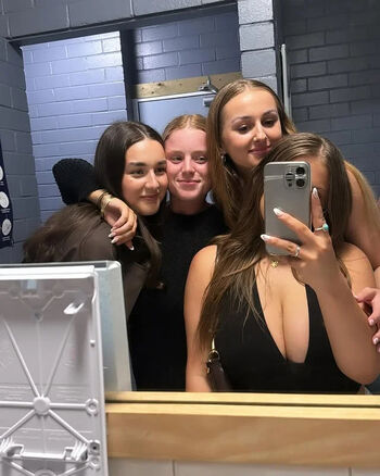 Full leaked Beazooca/ private onlyfans photo