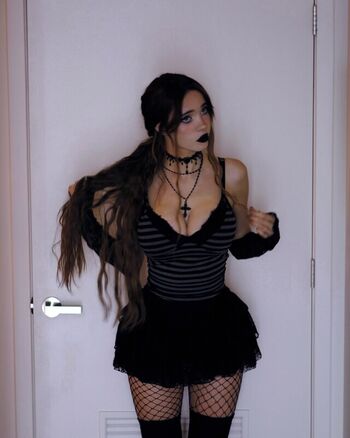 Full leaked Lydiaviolet private onlyfans photo