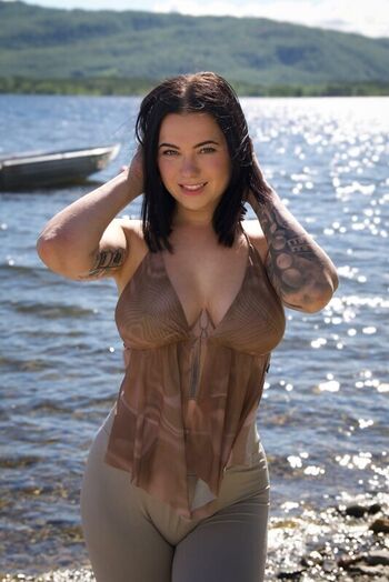 Full leaked Lylou blck private onlyfans photo
