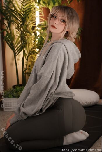 Full leaked Maidmana private onlyfans photo