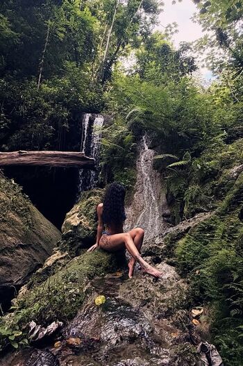 Full leaked Malu trevejo private onlyfans photo