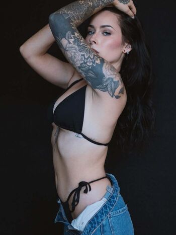 Full leaked Manon nadolny private onlyfans photo