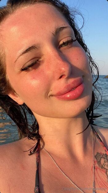 Full leaked Amouranth / private onlyfans photo