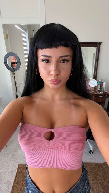 Mikayla Campinos