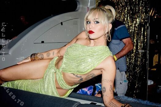 Full leaked Miley cyrus private onlyfans photo