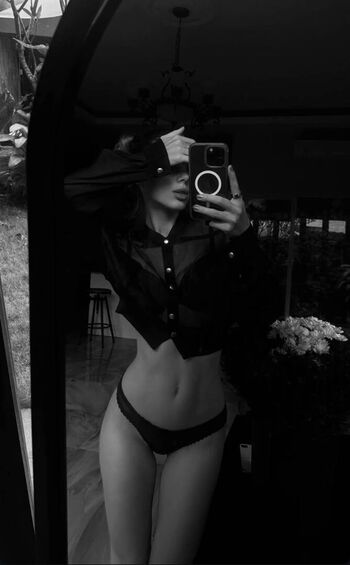 Full leaked Mira levels private onlyfans photo
