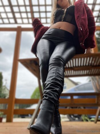 Full leaked Missbelleq private onlyfans photo