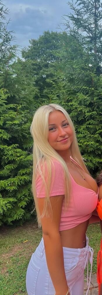 Full leaked Romytahis/ private onlyfans photo