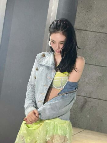 Full leaked Ningning aespa private onlyfans photo