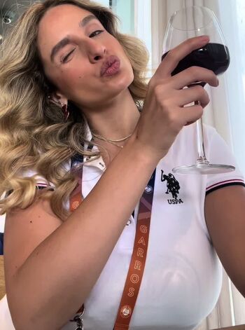 Full leaked Noaperetss private onlyfans photo