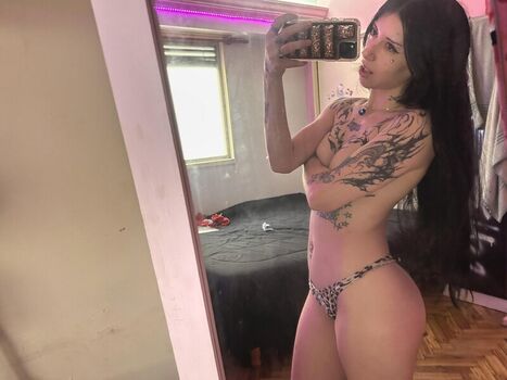 Full leaked Notcrazygothgirl private onlyfans photo