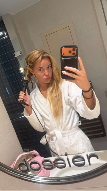 Full leaked Olivia ponton private onlyfans photo
