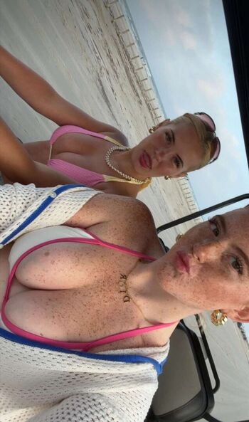 Full leaked Paigehenne private onlyfans photo
