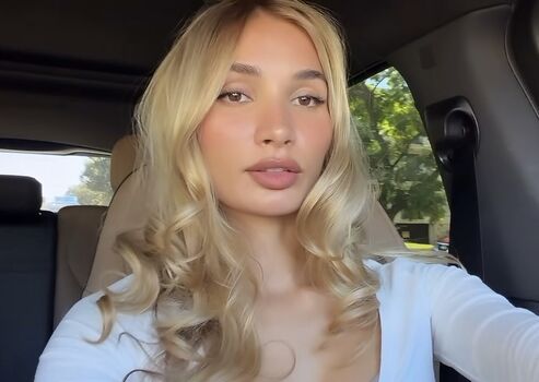 Full leaked Pia mia perez private onlyfans photo