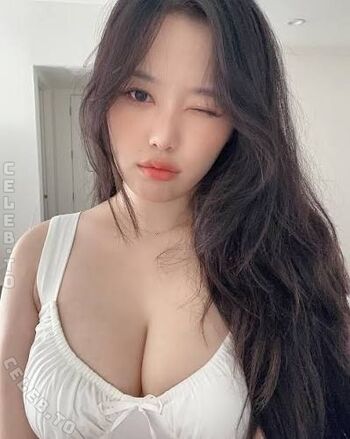 Full leaked Ploo private onlyfans photo
