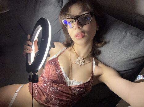 Full leaked Pohuii private onlyfans photo