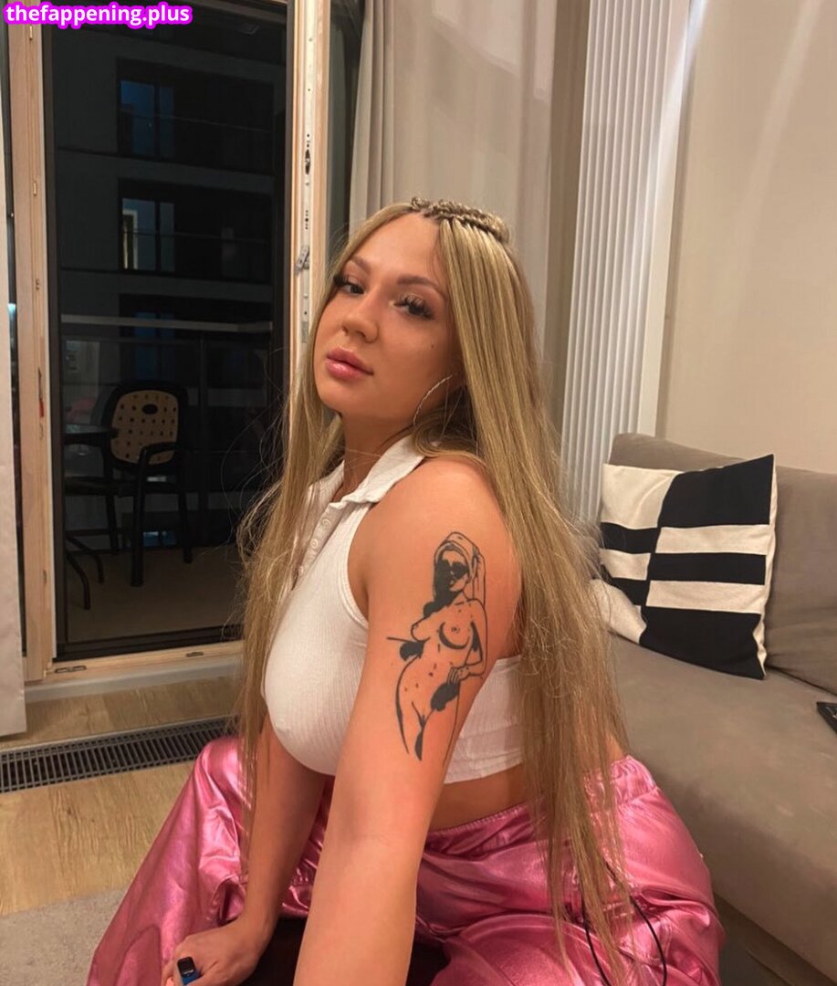 Queentesencja / _qqueentesencjaa_ Naakte OnlyFans Foto #1