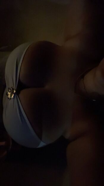 Full leaked R mhia private onlyfans photo