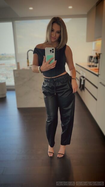 Full leaked Raphaelle bergeron private onlyfans photo