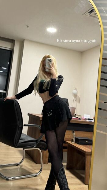 Full leaked Rellaria private onlyfans photo