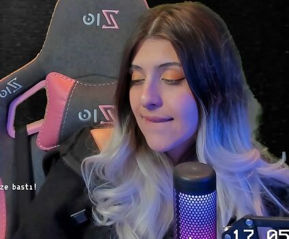 Full leaked Rem sakmar private onlyfans photo