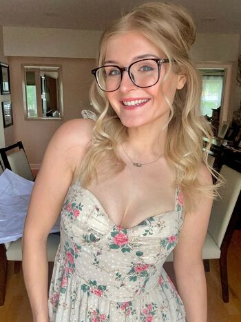 Full leaked Retro wannabe private onlyfans photo