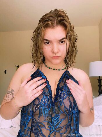 Full leaked Robeanie private onlyfans photo