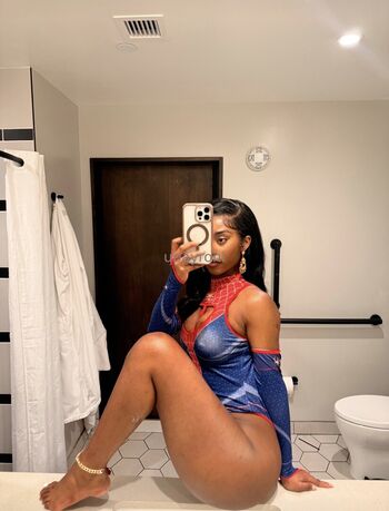 Full leaked Rohilu private onlyfans photo