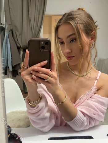 Full leaked Romyxxs private onlyfans photo