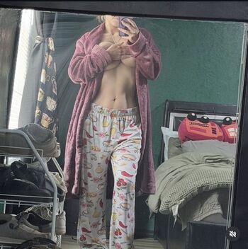 Full leaked Rose w private onlyfans photo