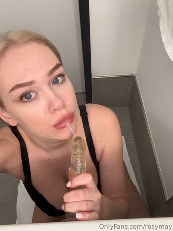 Full leaked Rosy may private onlyfans photo