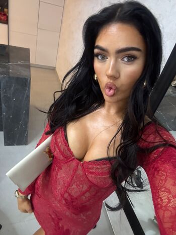 Full leaked Roxanarosuu private onlyfans photo