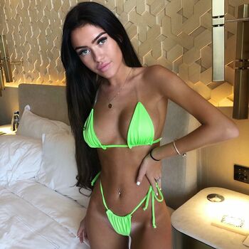 Full leaked Roxanarosuu private onlyfans photo